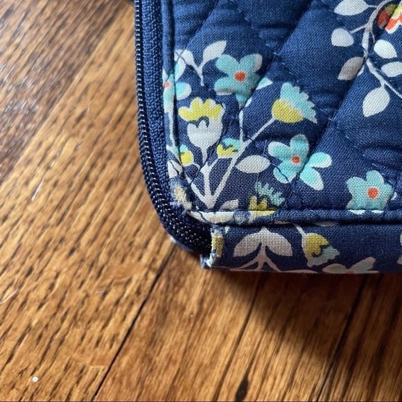Vera Bradley Chandelier Floral Wristlet Wallet Blue - Picture 9 of 10